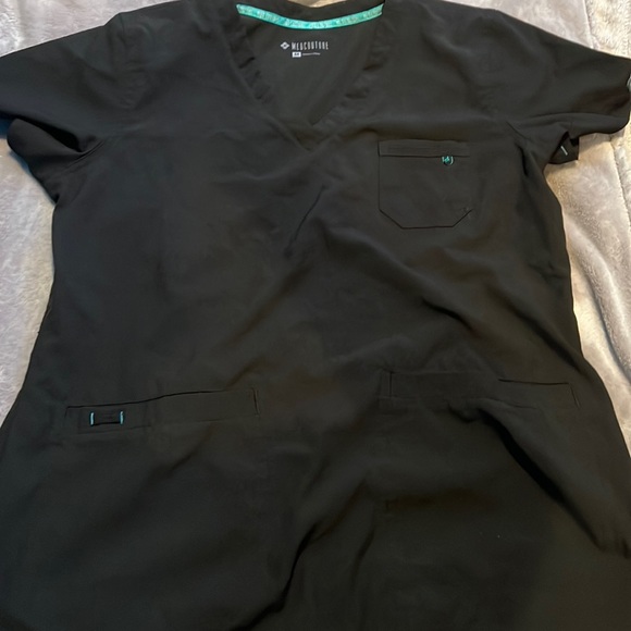 Medcouture scrub set - Picture 1 of 4